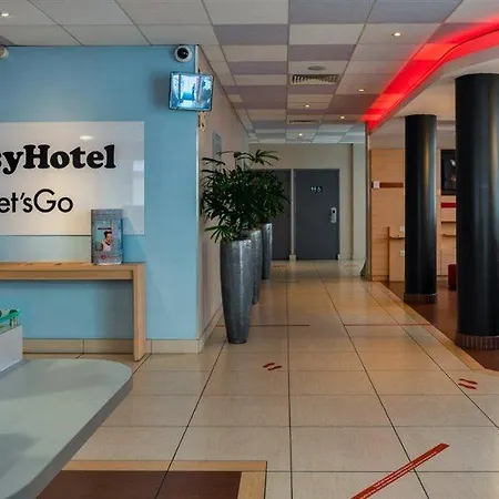Easyhotel Old Town ホテル 2*