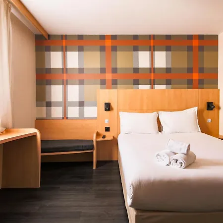 Szálloda Easyhotel Old Town