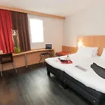 Easyhotel Old Town Hotel