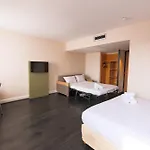 Easyhotel Old Town 2*