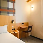 Easyhotel Old Town Hotel 2*