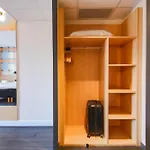 Easyhotel Old Town 2*