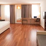 Easyhotel Old Town