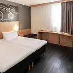 Easyhotel Old Town Hotel 2*
