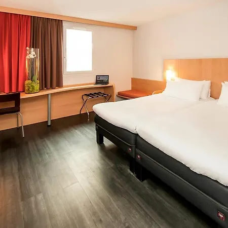 Szálloda Easyhotel Old Town 2*