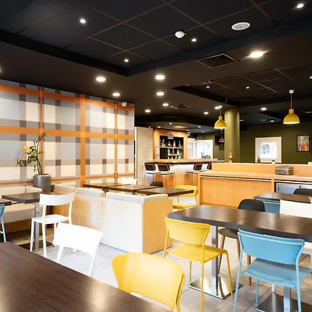 מלון Easyhotel Old Town 2*