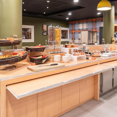 מלון Easyhotel Old Town ניס