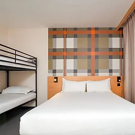 Easyhotel Old Town