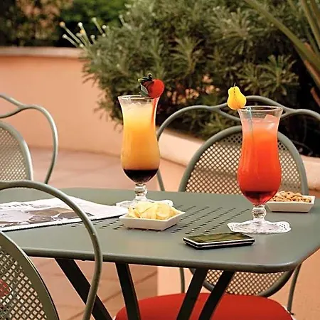 Easyhotel Old Town Hotel 2*