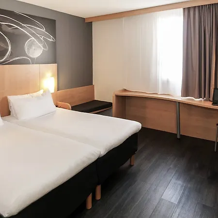 Easyhotel Old Town 호텔 2*