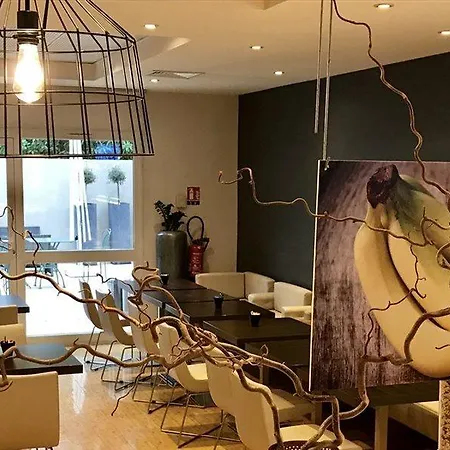 尼斯国会大厦便捷酒店-老城 2*