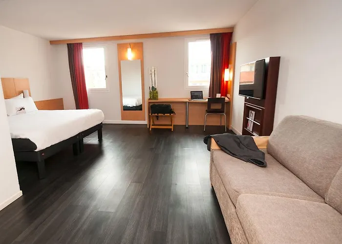 Easyhotel Old Town Otel