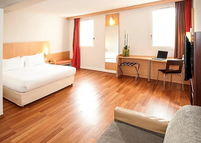 Easyhotel Old Town Otel 2*