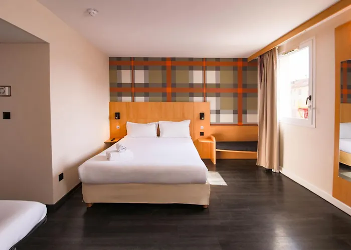 Otel Easyhotel Old Town 2*