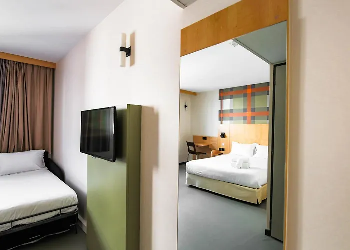Otel Easyhotel Old Town 2*