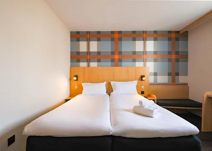 Easyhotel Old Town Otel 2*