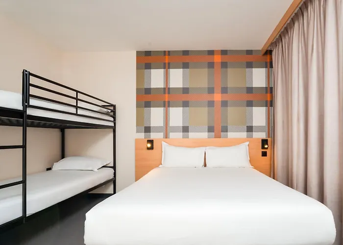 Easyhotel Old Town Otel 2*