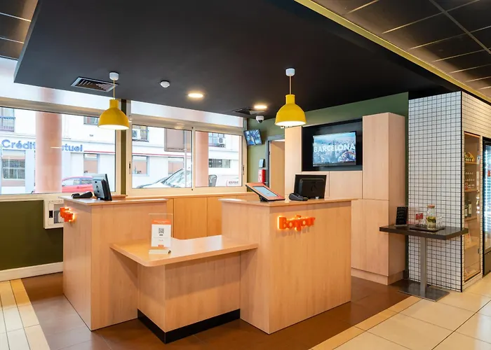Easyhotel Old Town 2*
