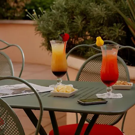 Easyhotel Old Town Hotel 2*