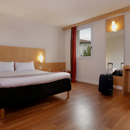Hotel Easyhotel Palais Des Congrès – Old Town 2*